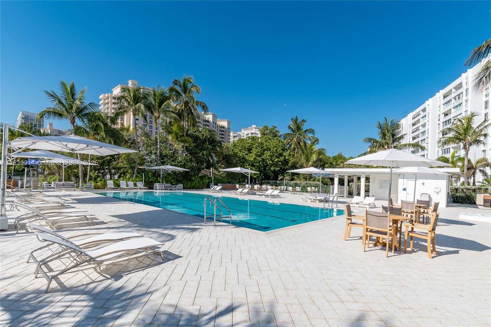Small Image of 609 OCEAN DR #8G, Key Biscayne Number 29