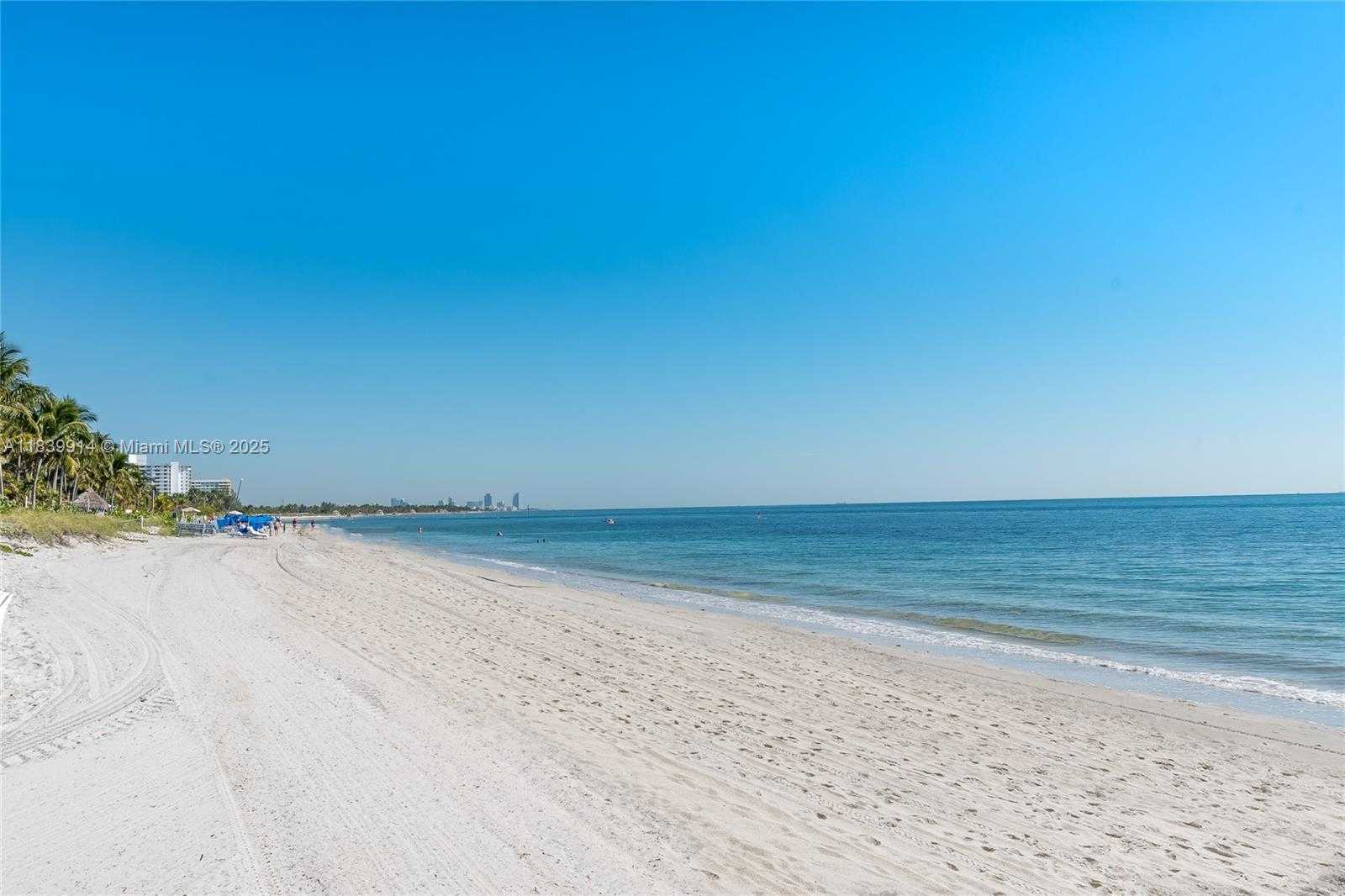 Small Image of 609 OCEAN DR #8G, Key Biscayne Number 32