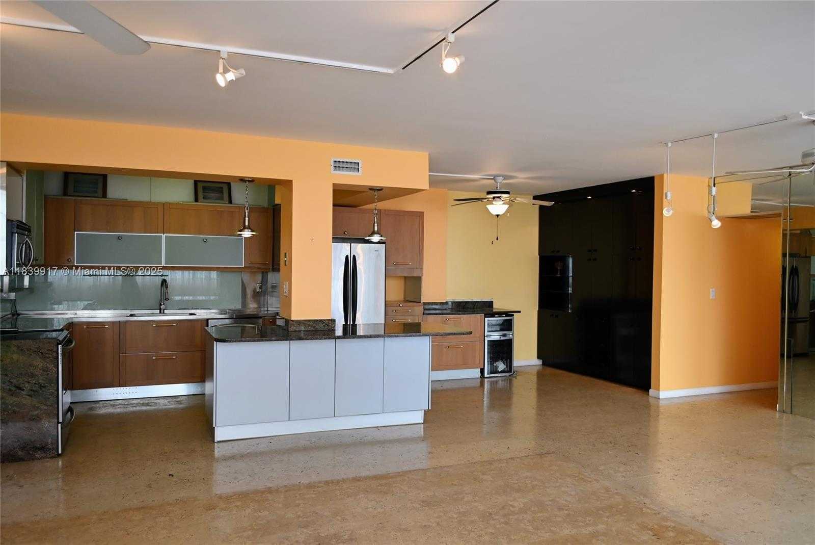 Small Image of 2100 WEST SANS SOUCI BLVD #E1, North Miami Number 12