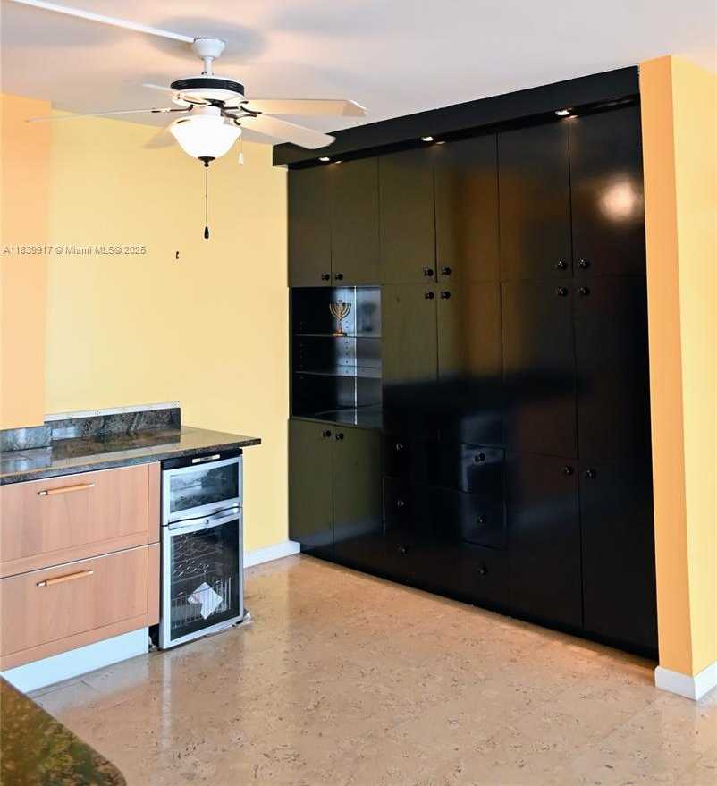 Small Image of 2100 WEST SANS SOUCI BLVD #E1, North Miami Number 15