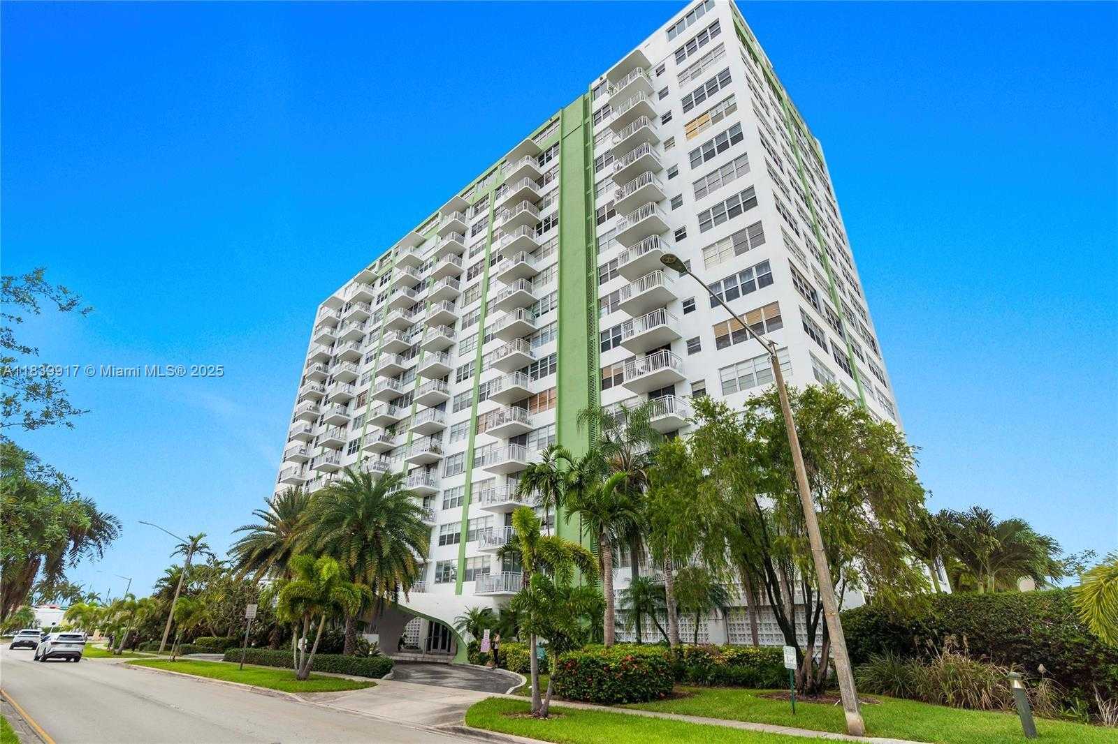 Small Image of 2100 WEST SANS SOUCI BLVD #E1, North Miami Number 2