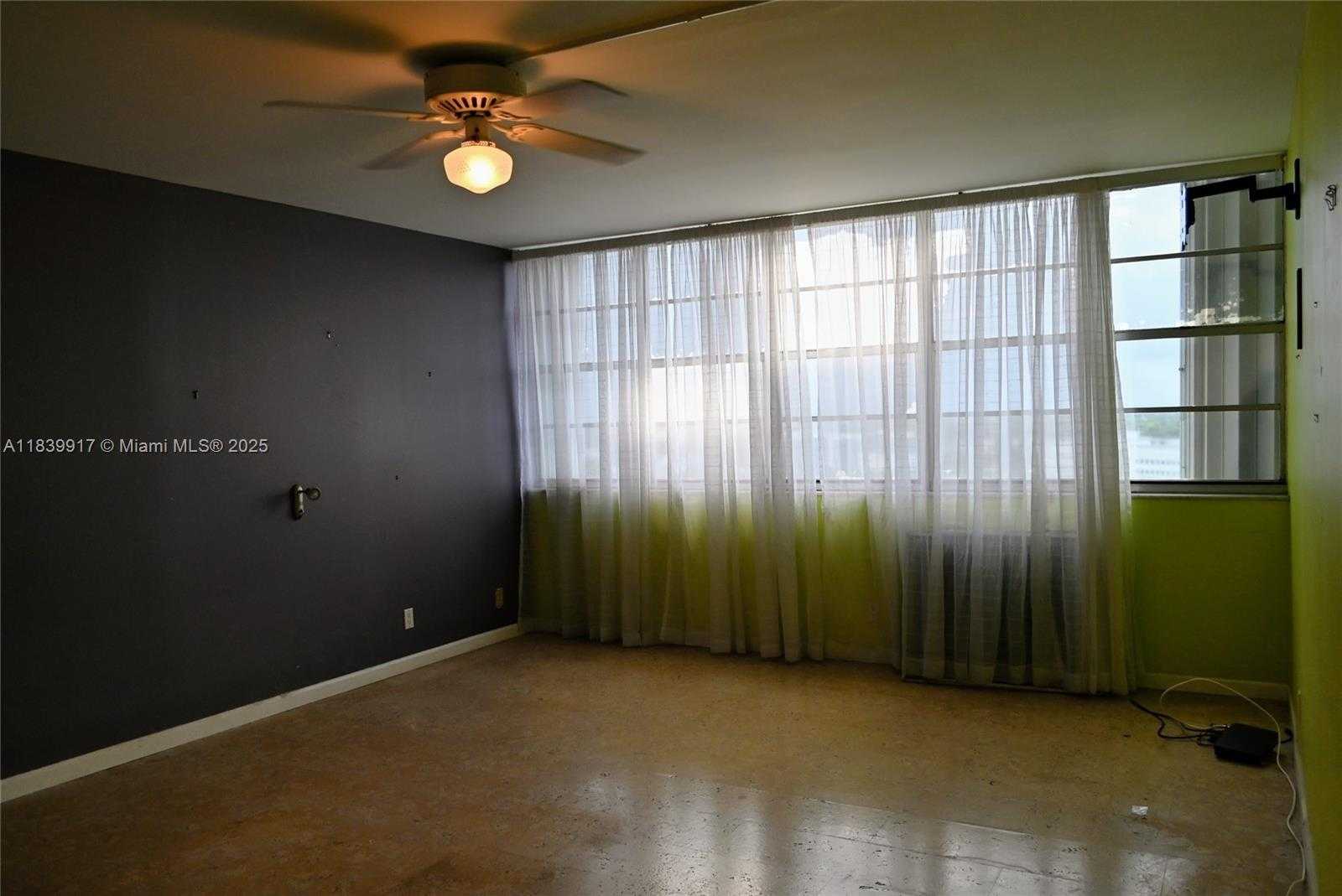 Small Image of 2100 WEST SANS SOUCI BLVD #E1, North Miami Number 22