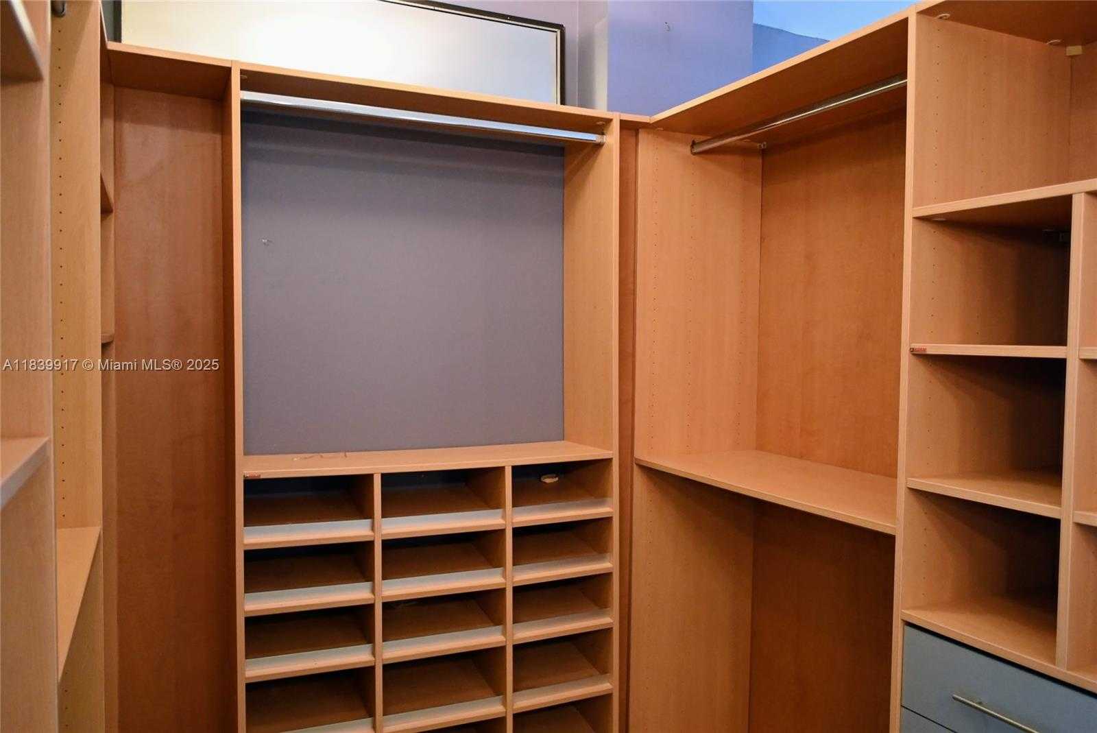 Small Image of 2100 WEST SANS SOUCI BLVD #E1, North Miami Number 27