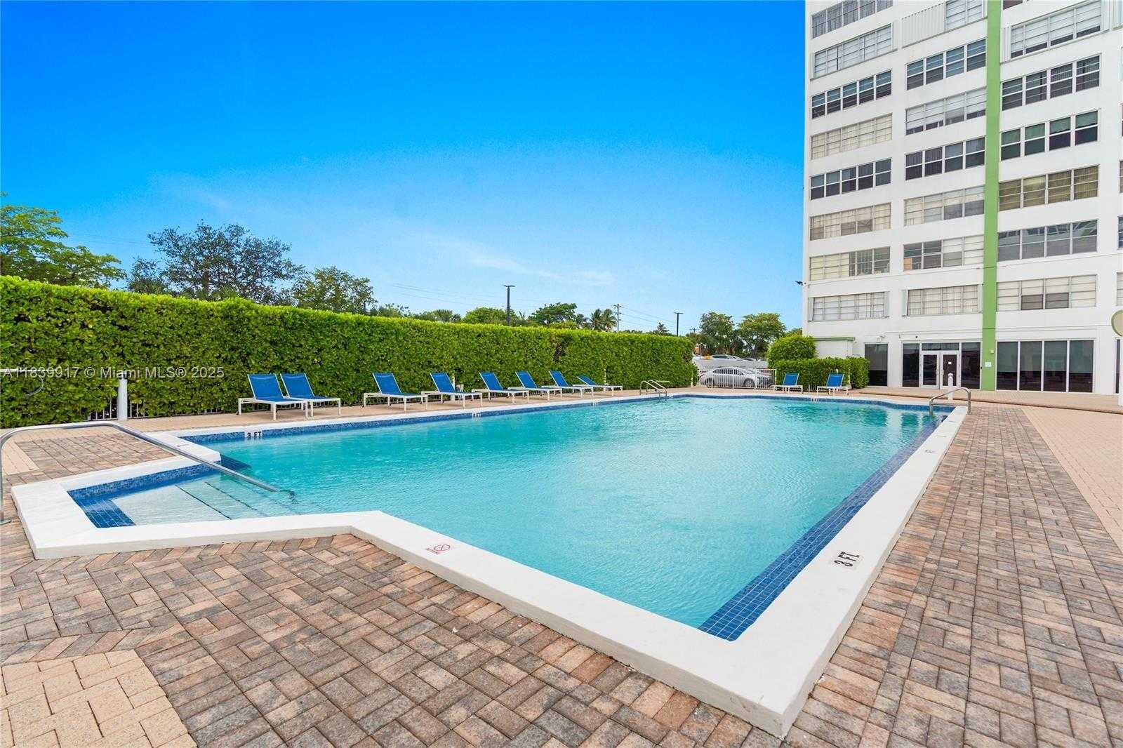 Small Image of 2100 WEST SANS SOUCI BLVD #E1, North Miami Number 4