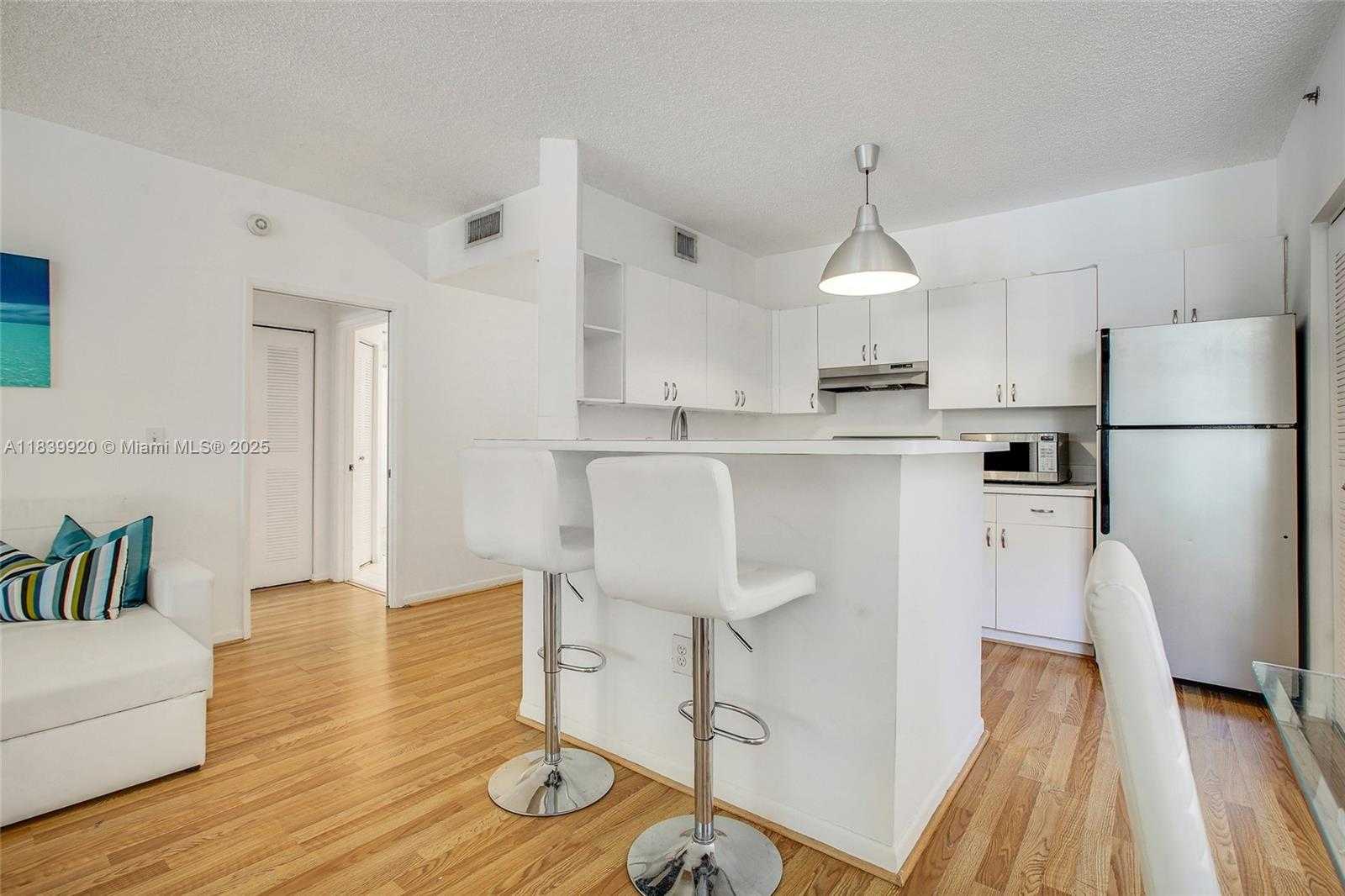 Small Image of 19701 EAST COUNTRY CLUB DR #5104, Aventura Number 7