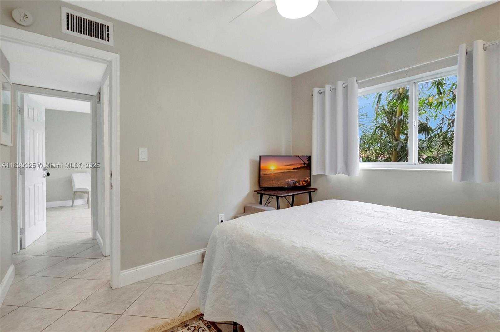 Small Image of 2920 SOUTH WEST 28TH TER #407, Coconut Grove Number 16