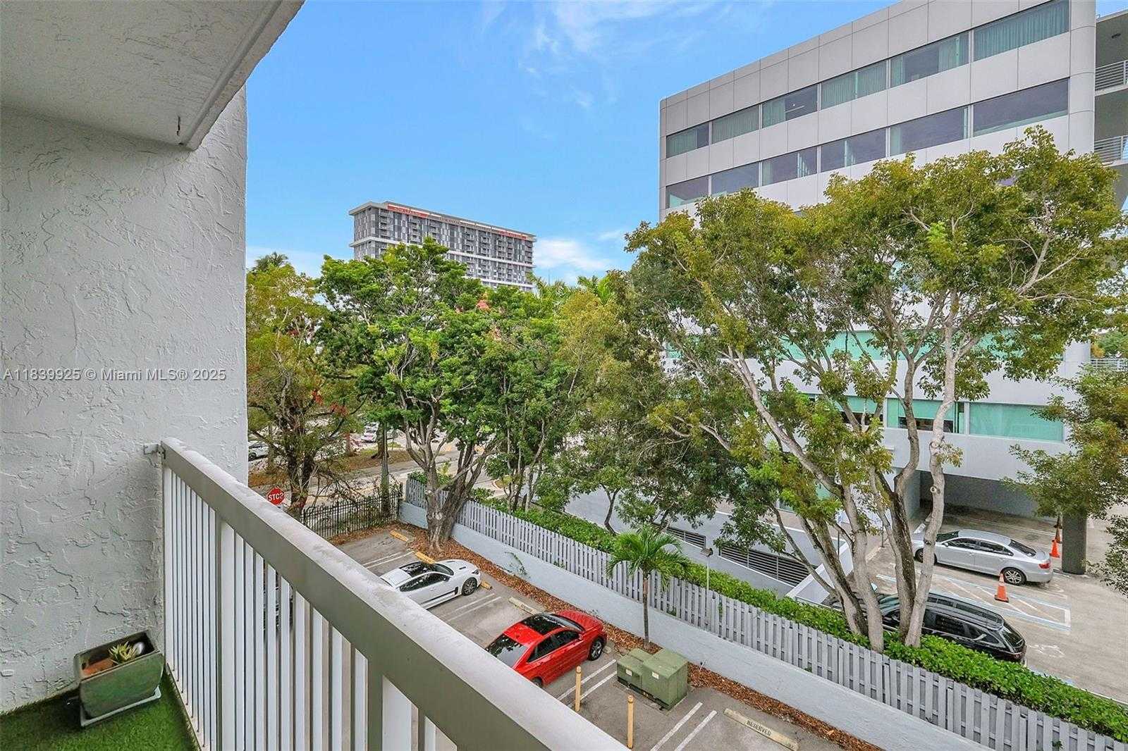 Small Image of 2920 SOUTH WEST 28TH TER #407, Coconut Grove Number 22