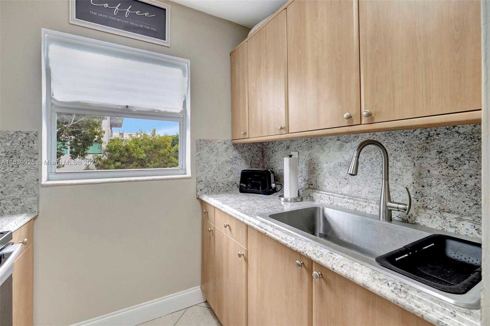 Small Image of 2920 SOUTH WEST 28TH TER #407, Coconut Grove Number 8