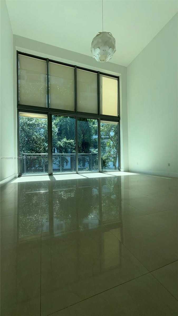 Small Image of 6000 COLLINS AVE #323, Miami Beach Number 13