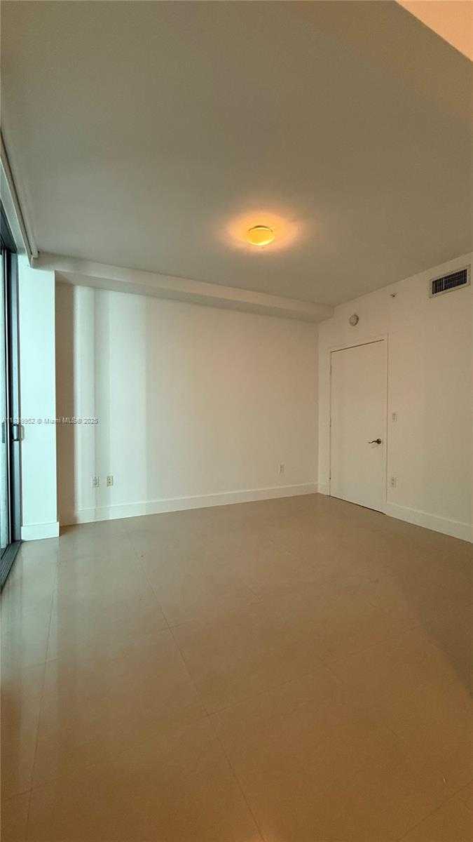 Small Image of 6000 COLLINS AVE #323, Miami Beach Number 17