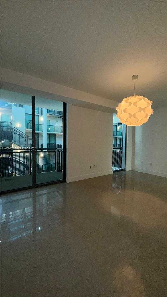 Small Image of 6000 COLLINS AVE #323, Miami Beach Number 22