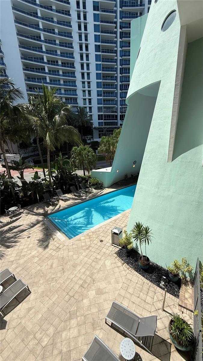 Small Image of 6000 COLLINS AVE #323, Miami Beach Number 23