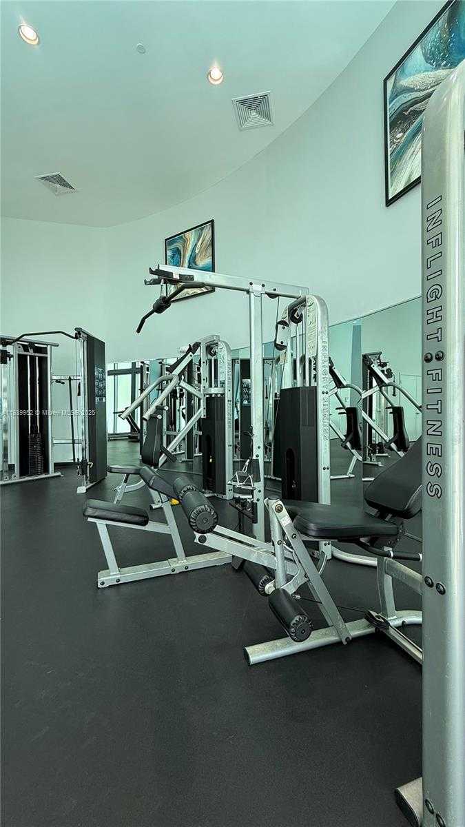 Small Image of 6000 COLLINS AVE #323, Miami Beach Number 24