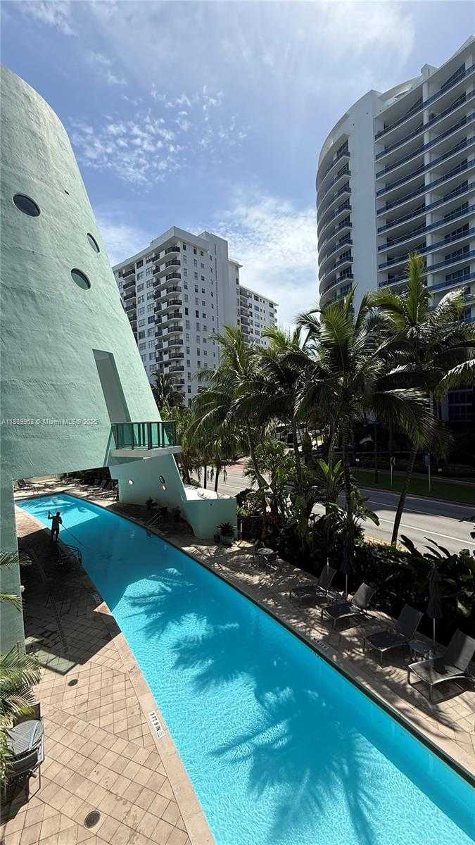 Small Image of 6000 COLLINS AVE #323, Miami Beach Number 26