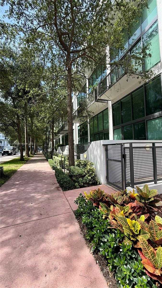 Small Image of 6000 COLLINS AVE #323, Miami Beach Number 31