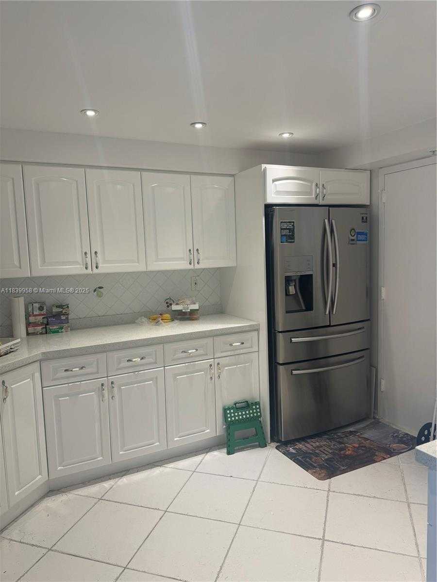 Small Image of 2750 NORTH EAST 183RD ST #1210, Aventura Number 7