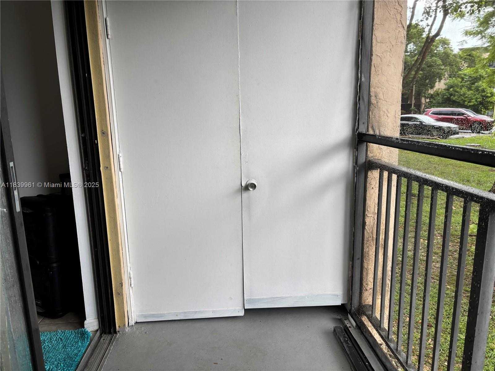 Small Image of 14525 N Kendall Dr, Miami, FL 33186, USA Number 10
