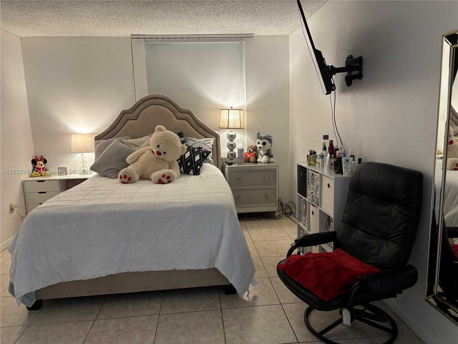 Small Image of 14525 N Kendall Dr, Miami, FL 33186, USA Number 12