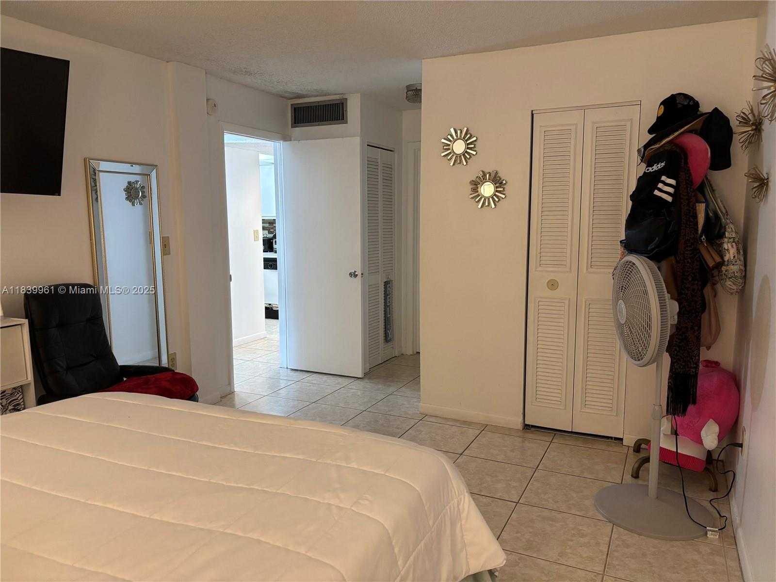 Small Image of 14525 N Kendall Dr, Miami, FL 33186, USA Number 14