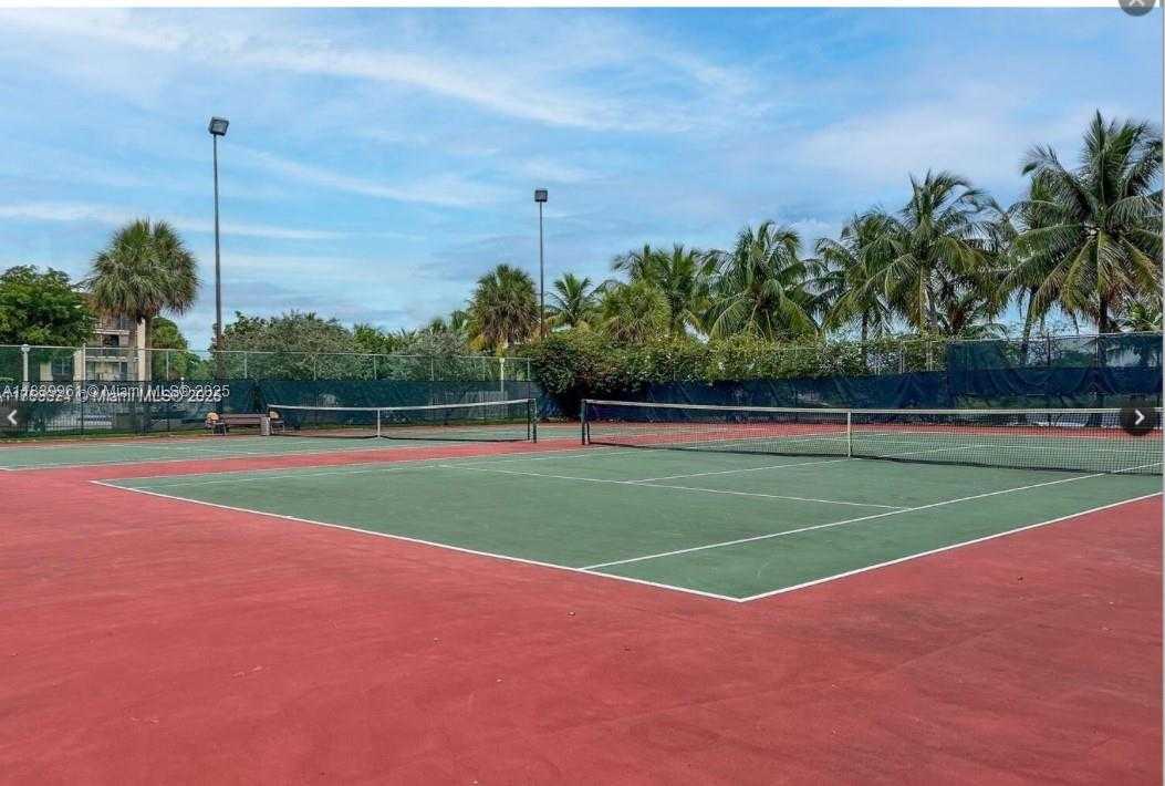 Small Image of 14525 N Kendall Dr, Miami, FL 33186, USA Number 20
