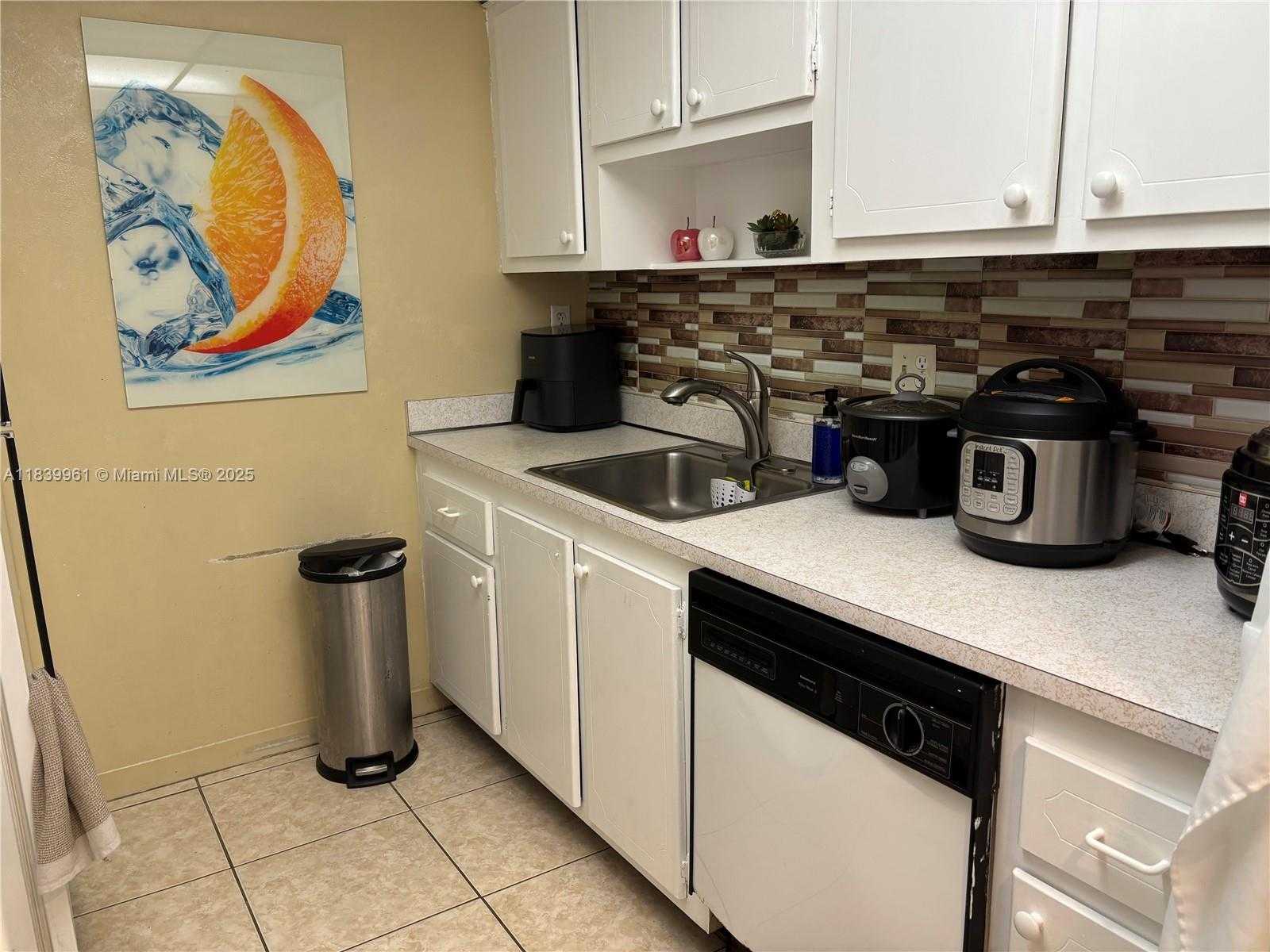 Small Image of 14525 N Kendall Dr, Miami, FL 33186, USA Number 7