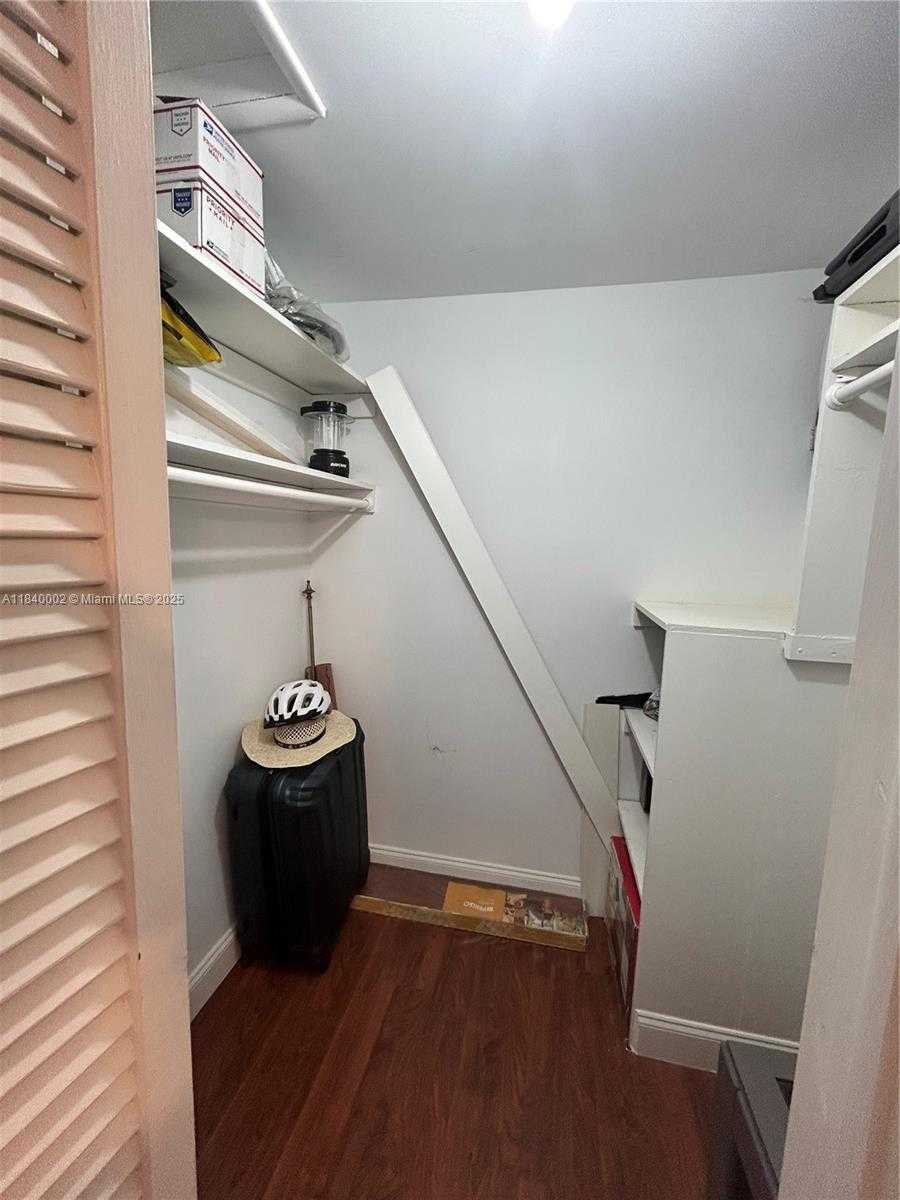 Small Image of 1717 RODMAN ST #15, Hollywood Number 12