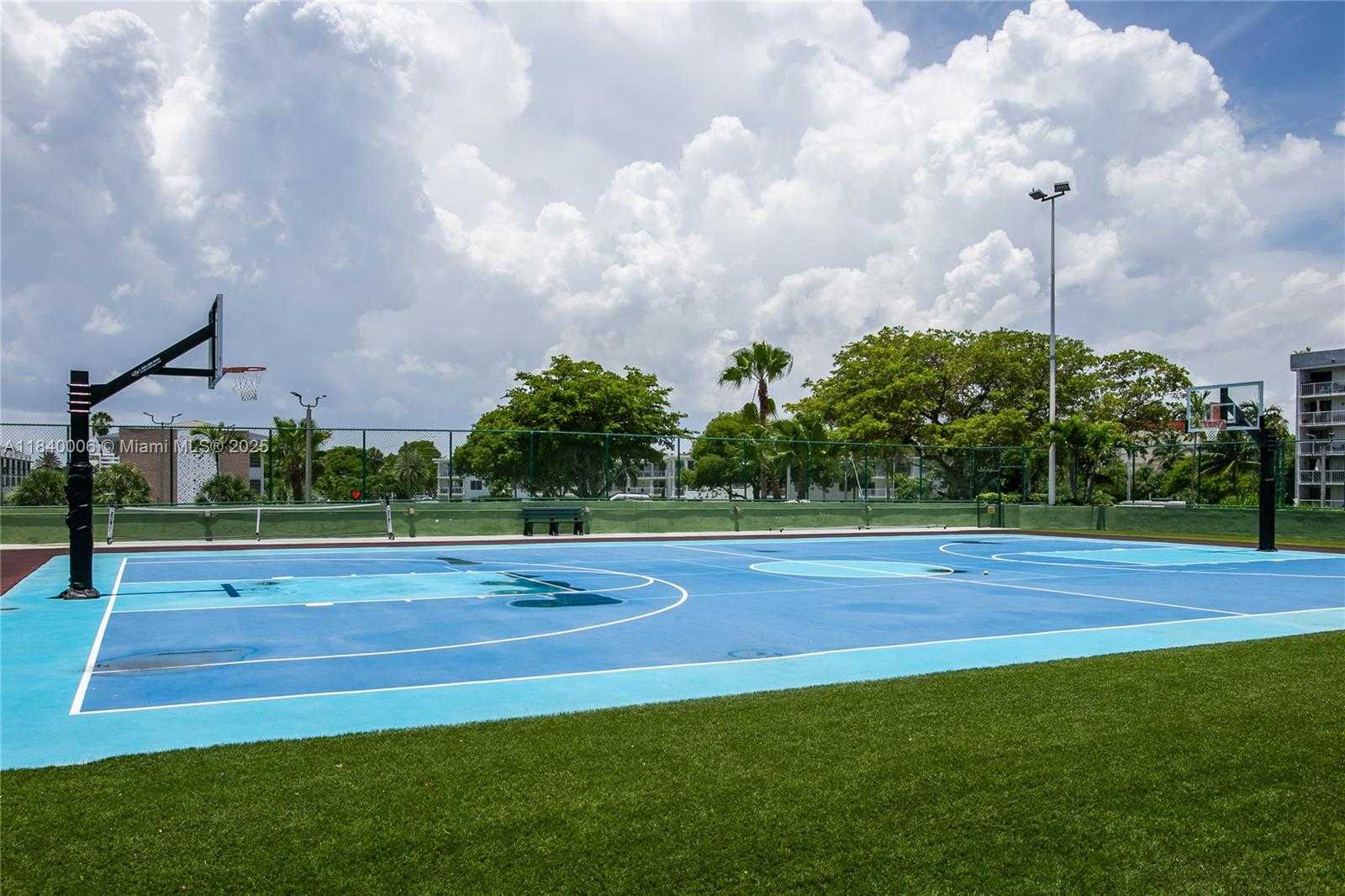 Small Image of 1800 NORTH EAST 114TH ST #PH06, Miami Number 22