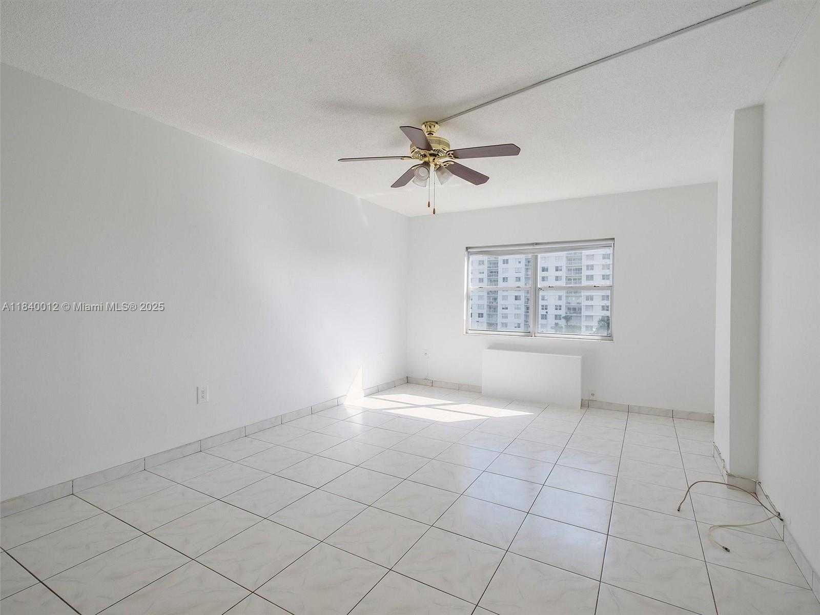 Small Image of 400 KINGS POINT DR #523, Sunny Isles Beach Number 12