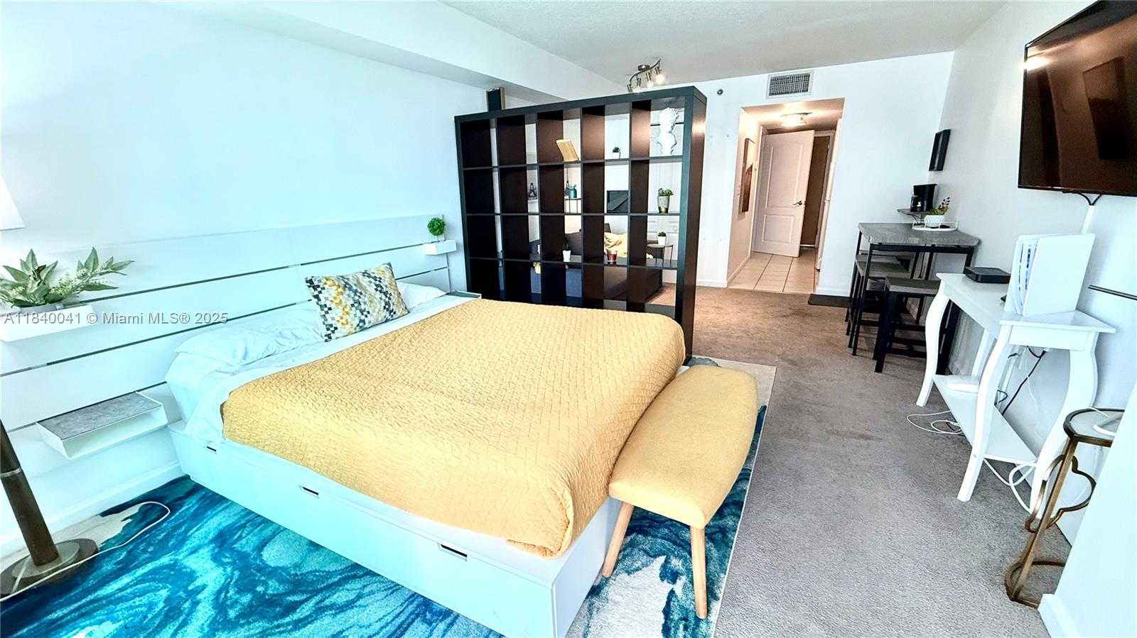 Small Image of 1200 BRICKELL BAY DR #2216, Miami Number 10