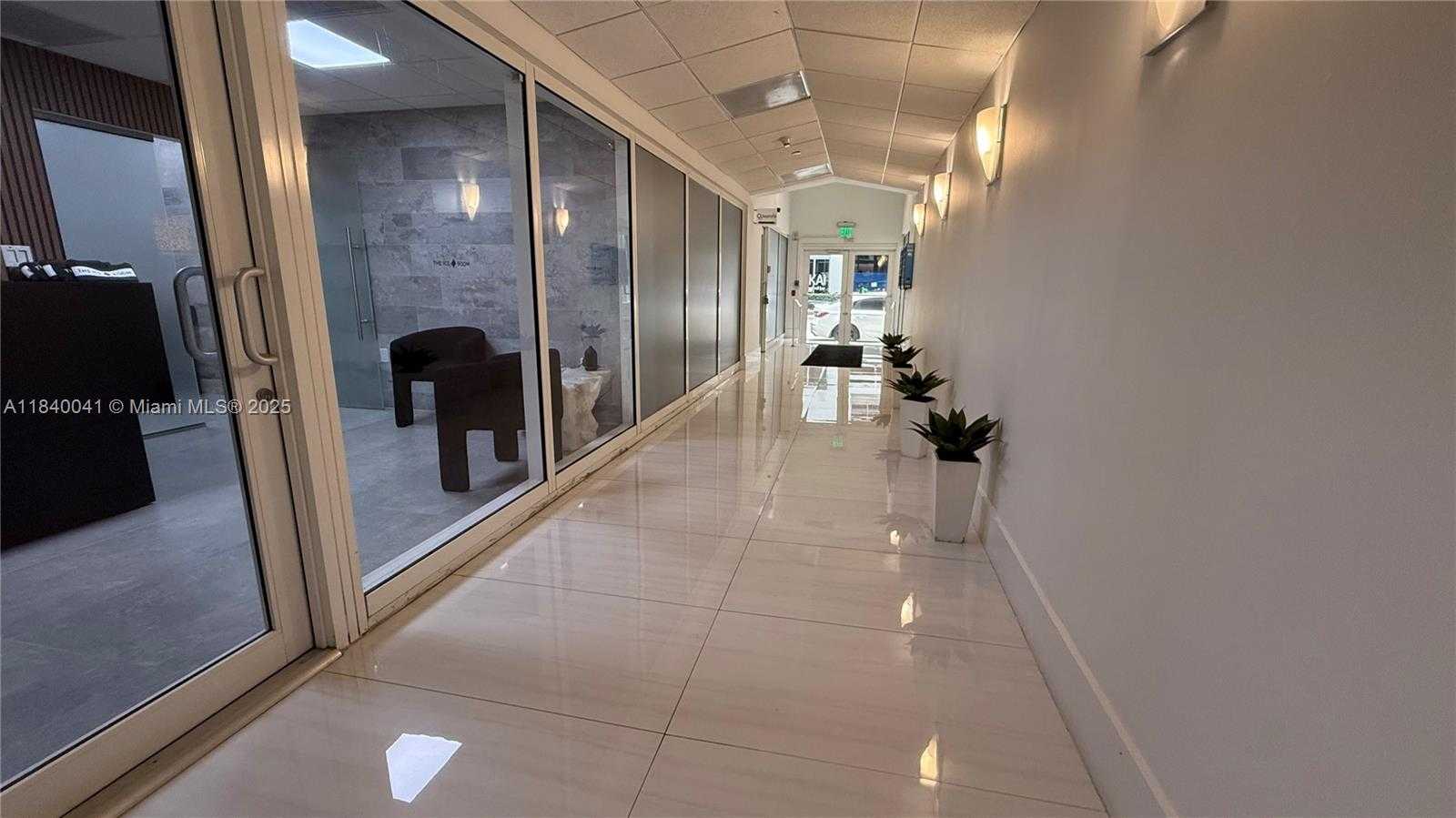Small Image of 1200 BRICKELL BAY DR #2216, Miami Number 29
