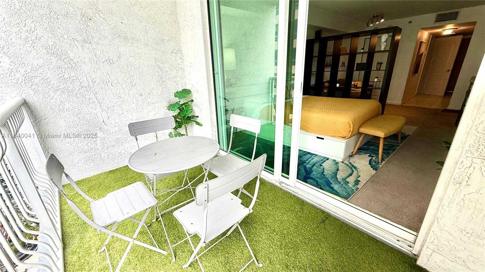 Small Image of 1200 BRICKELL BAY DR #2216, Miami Number 8