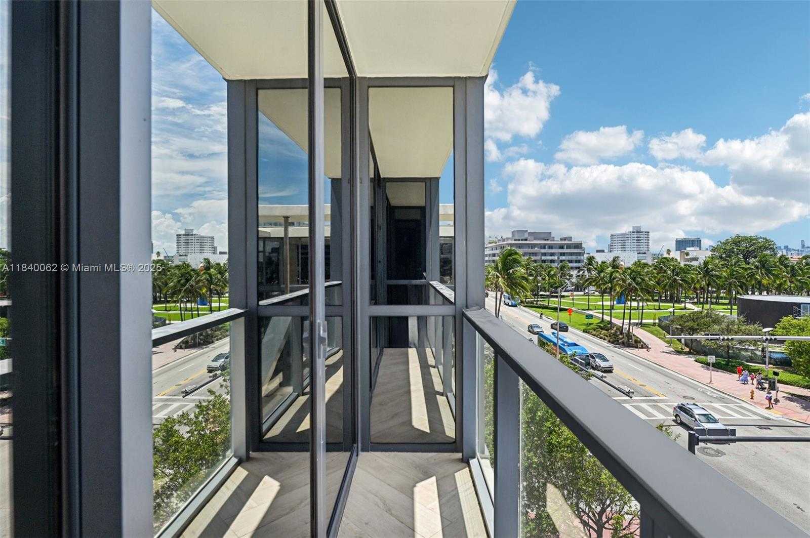 Small Image of 2201 COLLINS AVE #401, Miami Beach Number 23