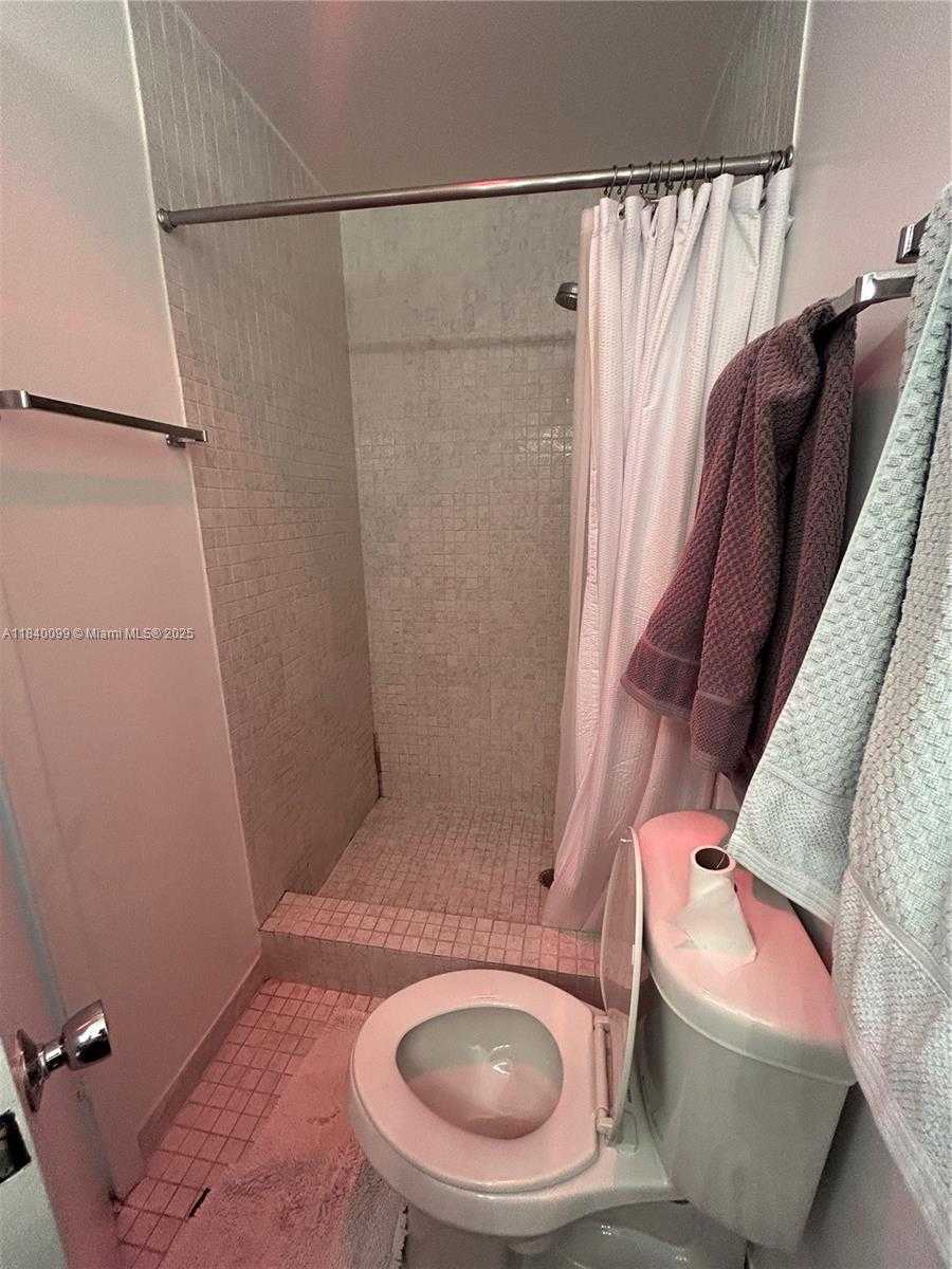 Small Image of 324 POINCIANA DR #906, Sunny Isles Beach Number 23