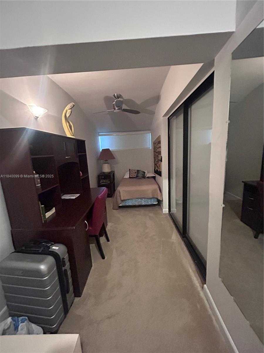 Small Image of 324 POINCIANA DR #906, Sunny Isles Beach Number 27