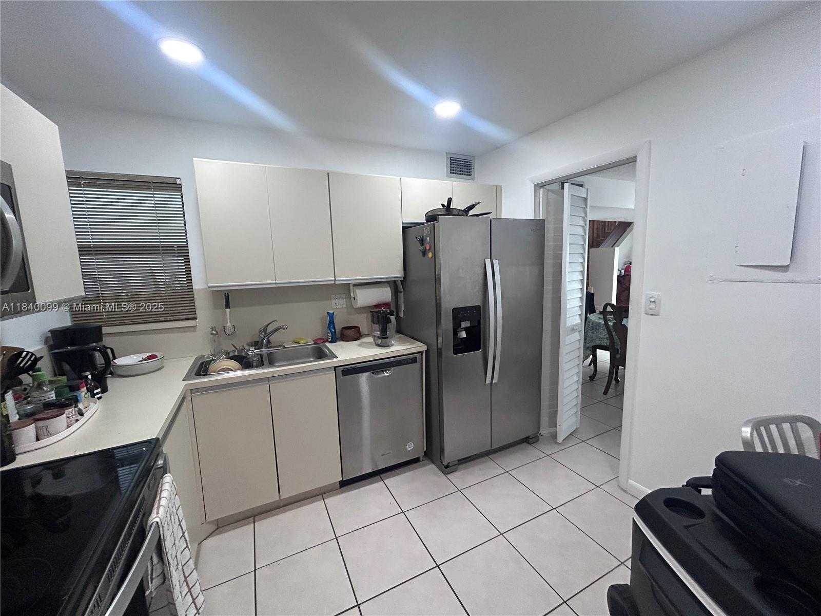 Small Image of 324 POINCIANA DR #906, Sunny Isles Beach Number 35