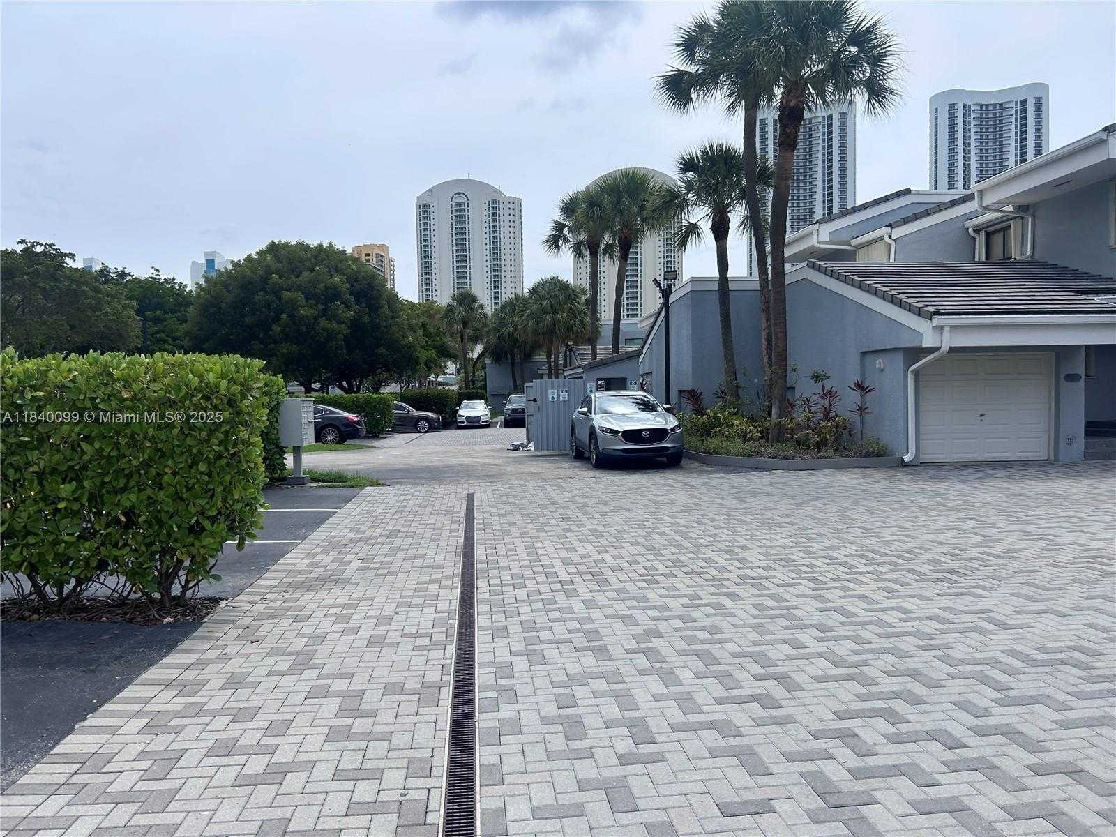 Small Image of 324 POINCIANA DR #906, Sunny Isles Beach Number 54