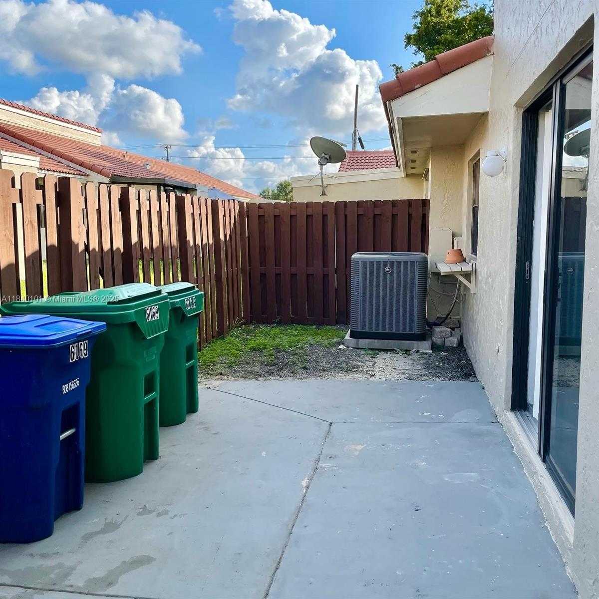 Small Image of 6169 NORTH WEST 170TH TER, Hialeah Number 21