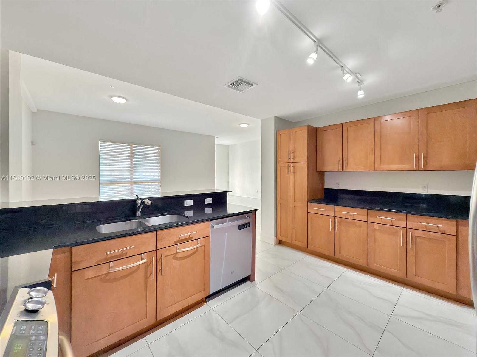 Small Image of 8390 SOUTH WEST 72ND AVE #106, Miami Number 7