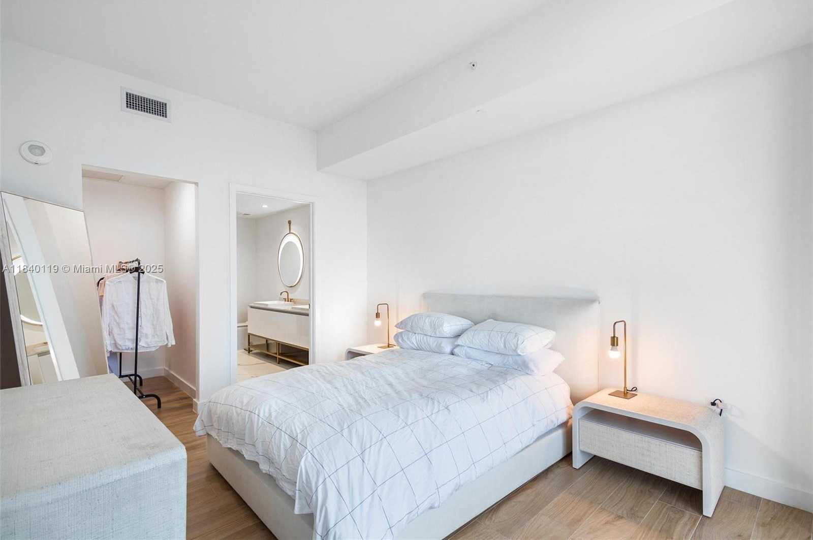 Small Image of 2678 TIGERTAIL #1603, Miami Number 7