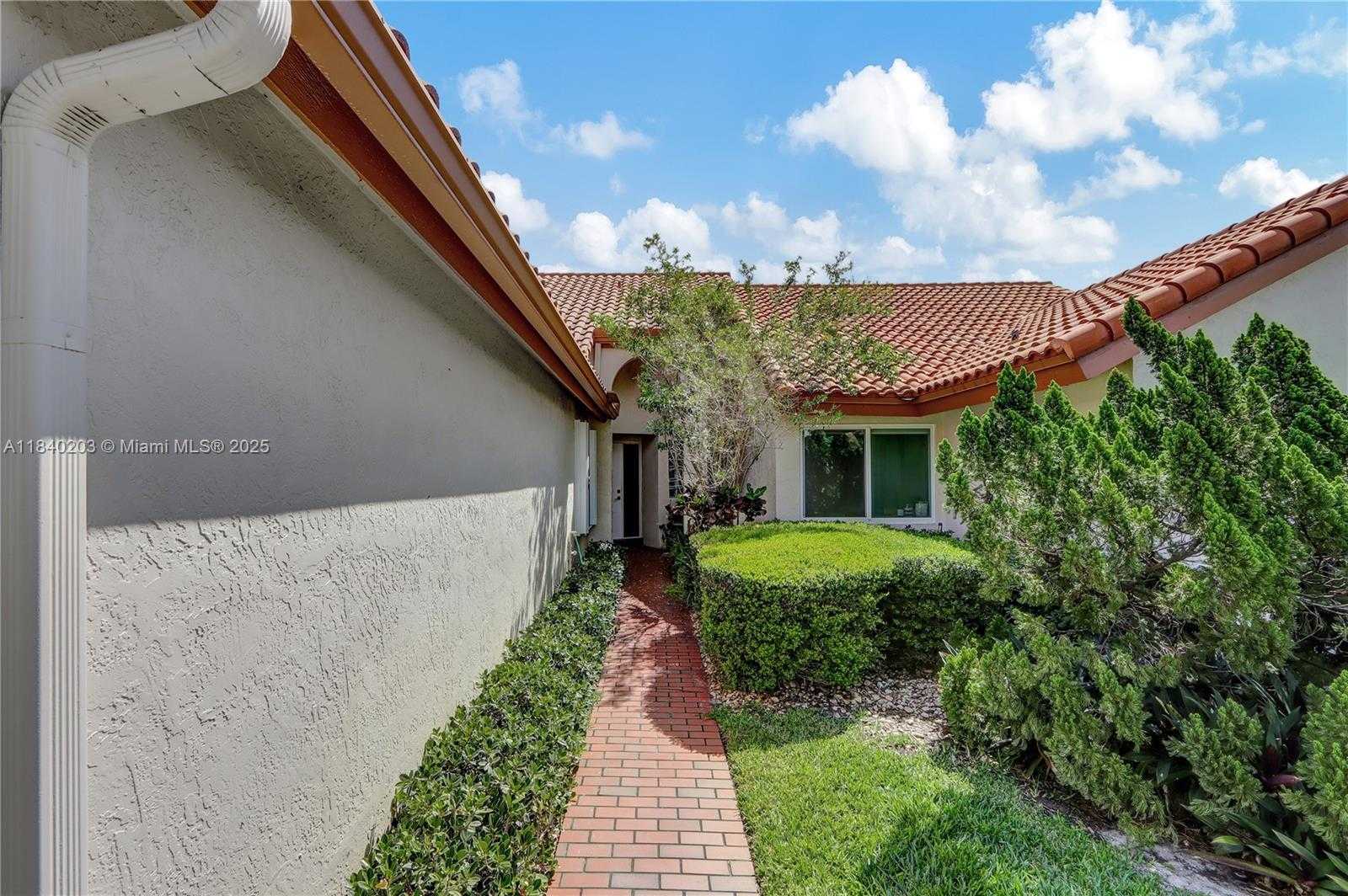 Small Image of 23273 WATER CIR, Boca Raton Number 33