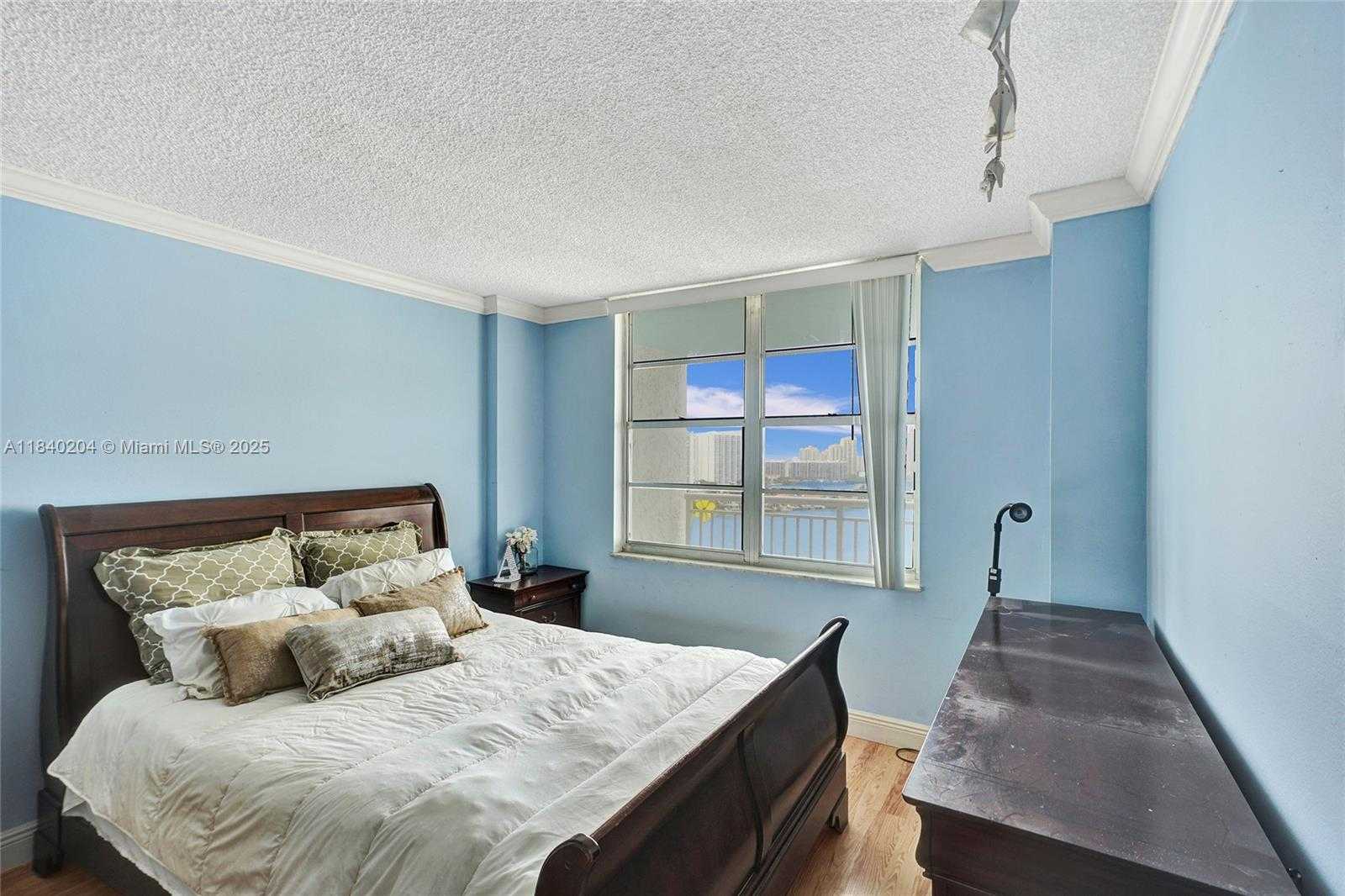 Small Image of 301 174TH ST #2201, Sunny Isles Beach Number 17