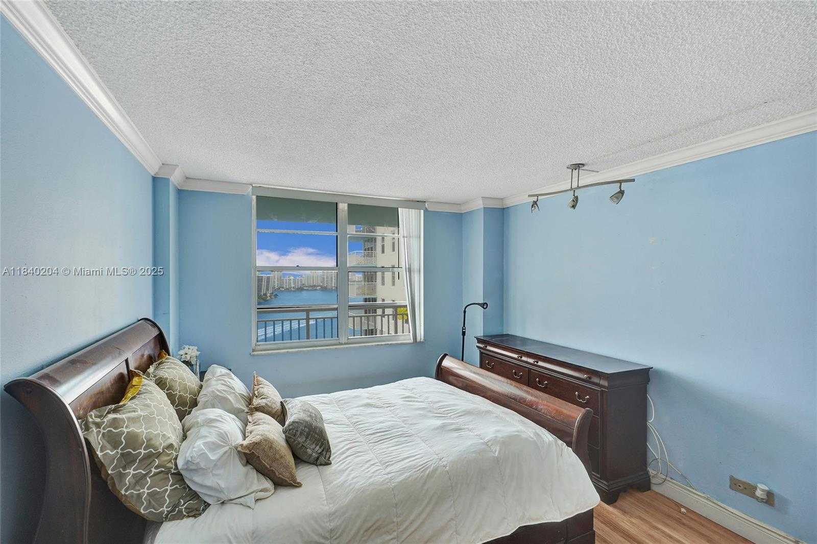 Small Image of 301 174TH ST #2201, Sunny Isles Beach Number 18