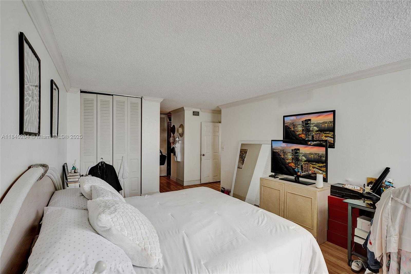 Small Image of 301 174TH ST #2201, Sunny Isles Beach Number 32
