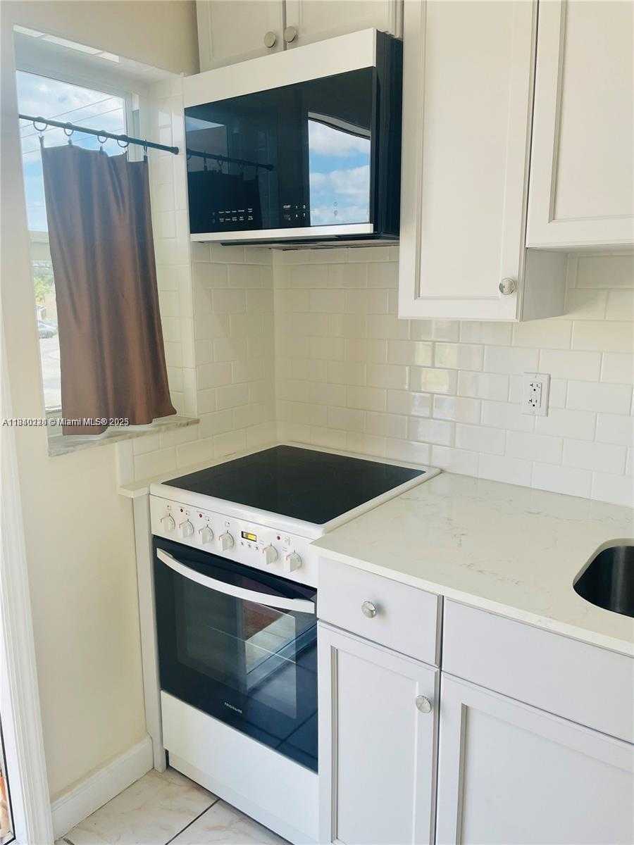 Small Image of 3401 SOUTH WEST 11TH ST #1B, Miami Number 7