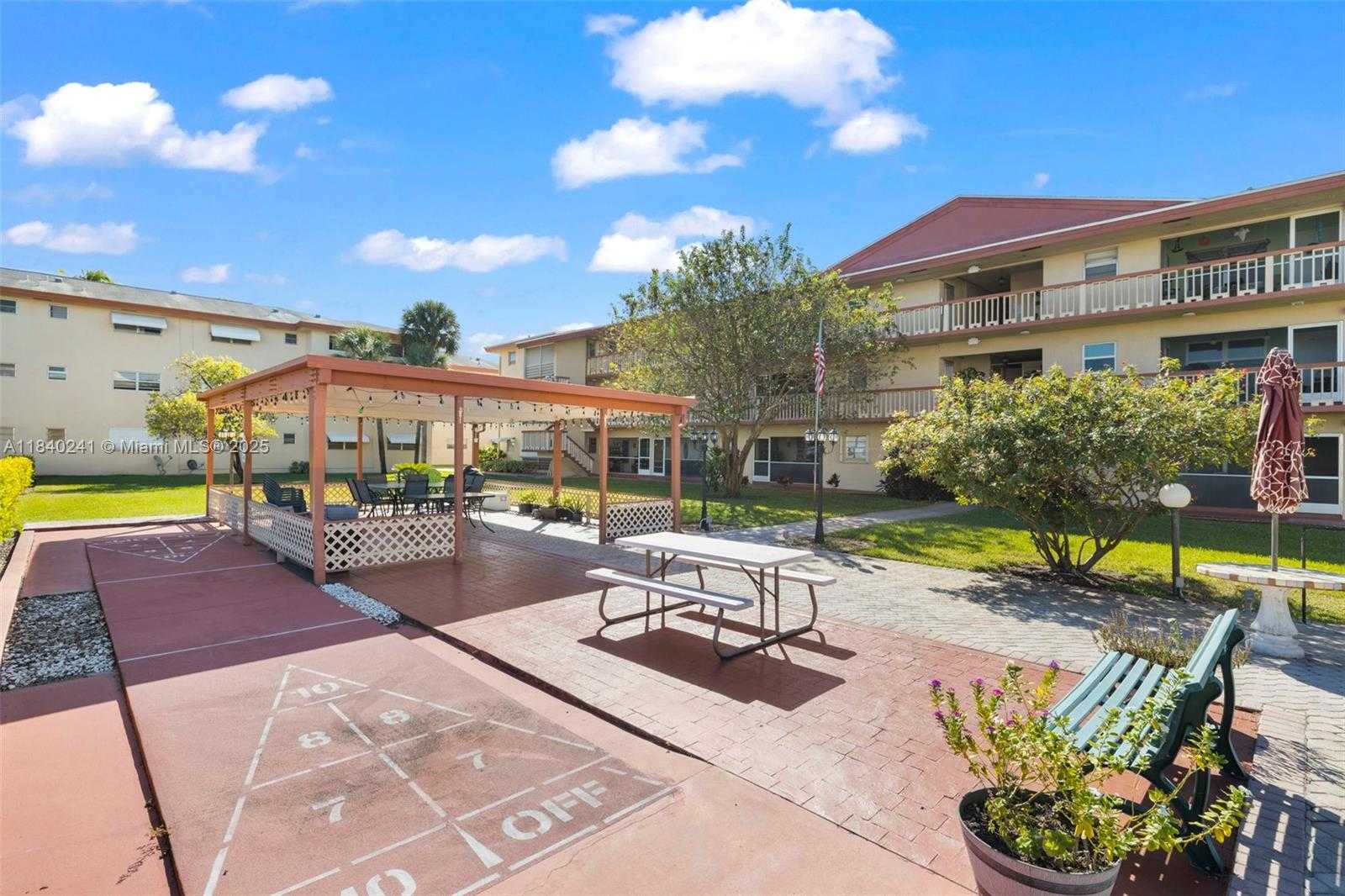 Small Image of 5300 WASHINGTON ST #Q207, Hollywood Number 16