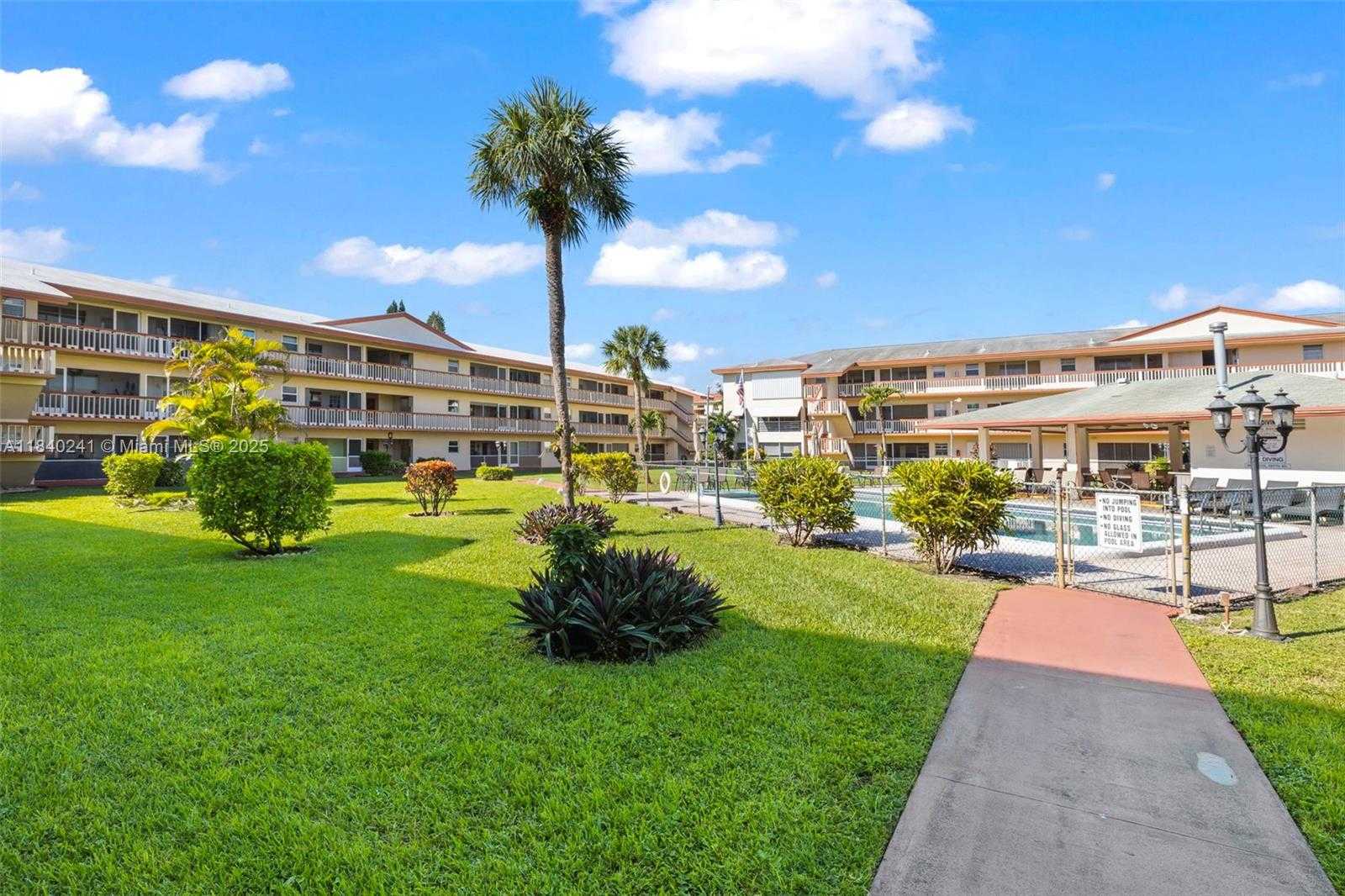 Small Image of 5300 WASHINGTON ST #Q207, Hollywood Number 18