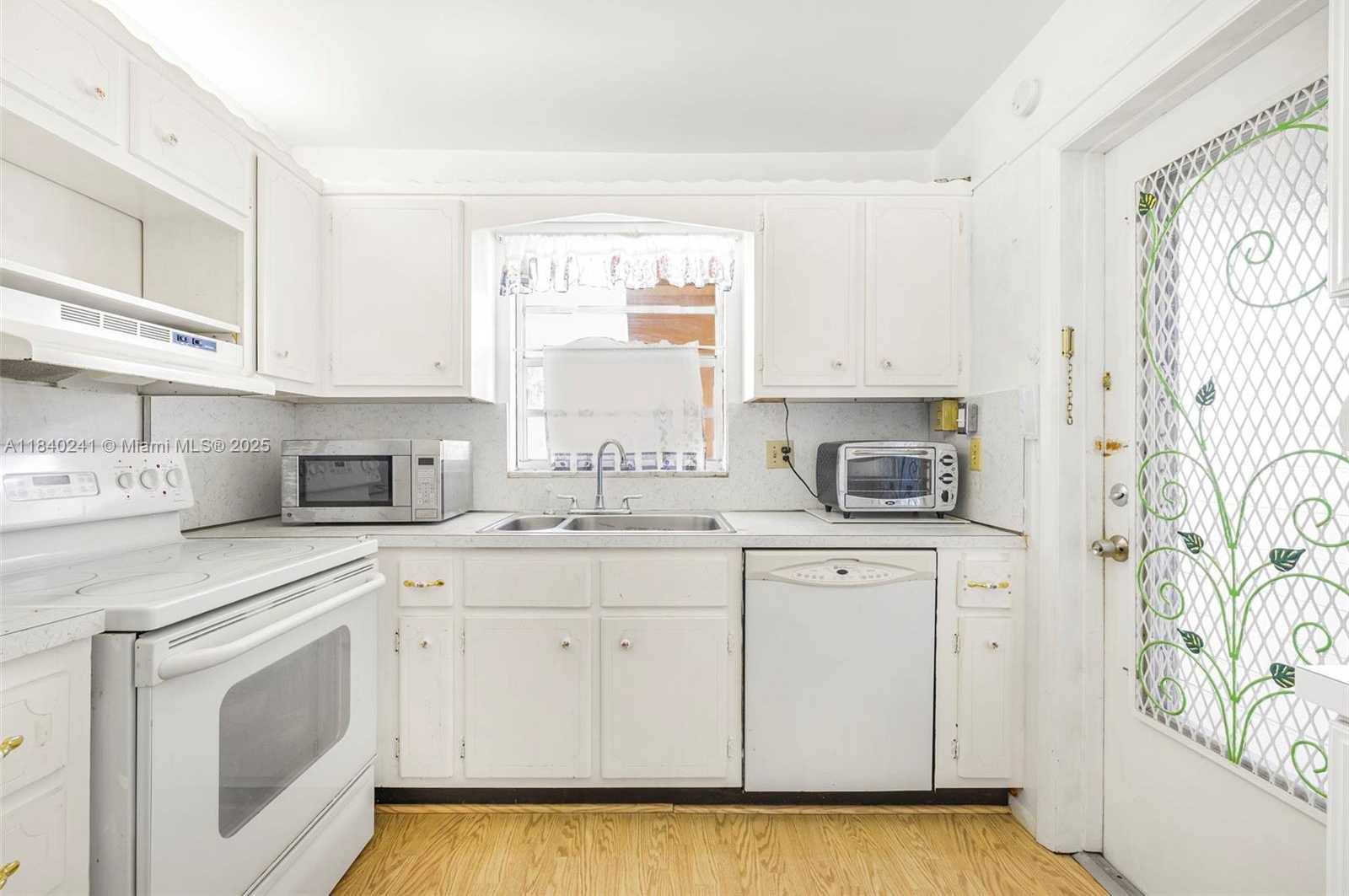 Small Image of 5300 WASHINGTON ST #Q207, Hollywood Number 2