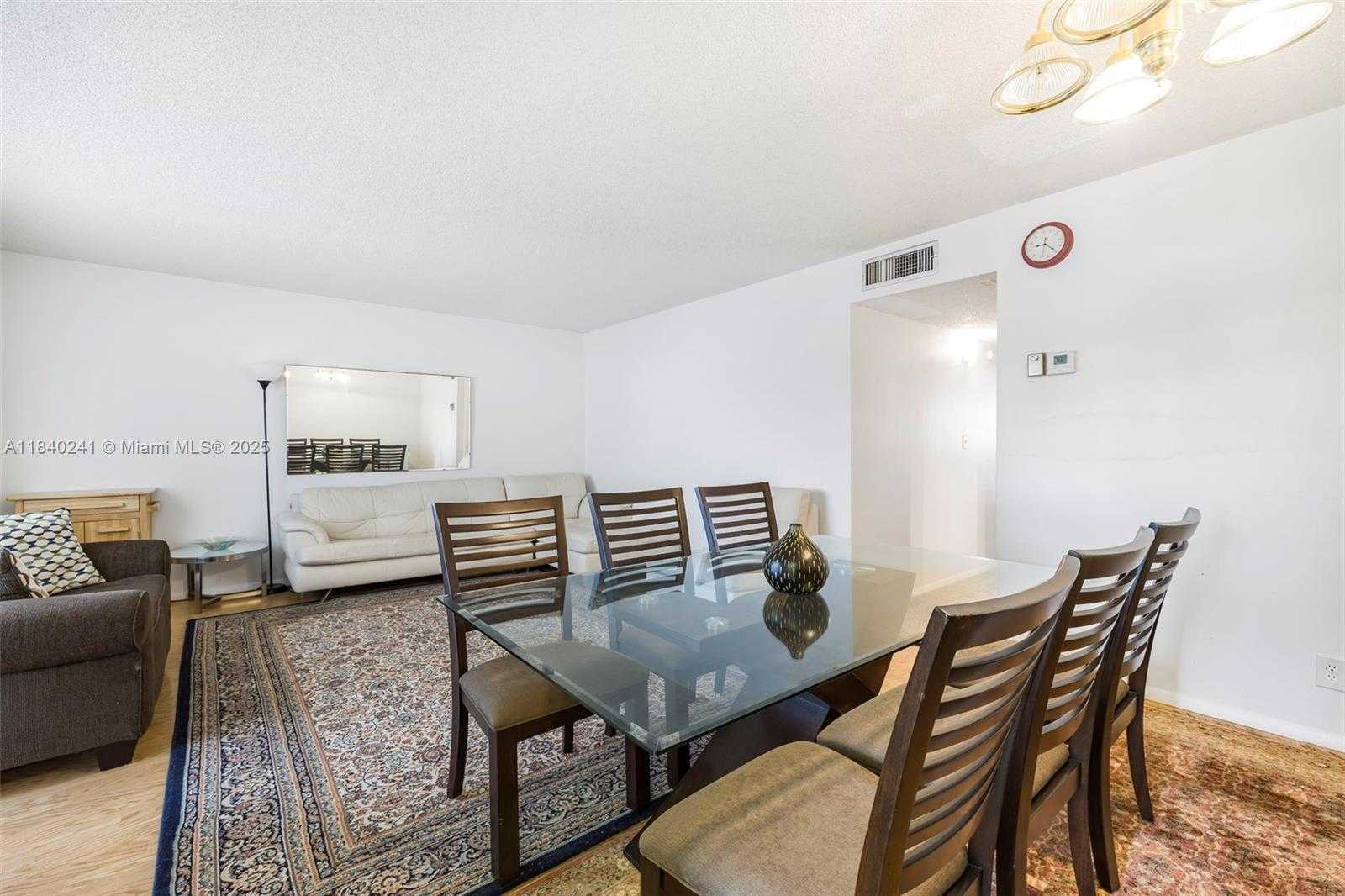 Small Image of 5300 WASHINGTON ST #Q207, Hollywood Number 4