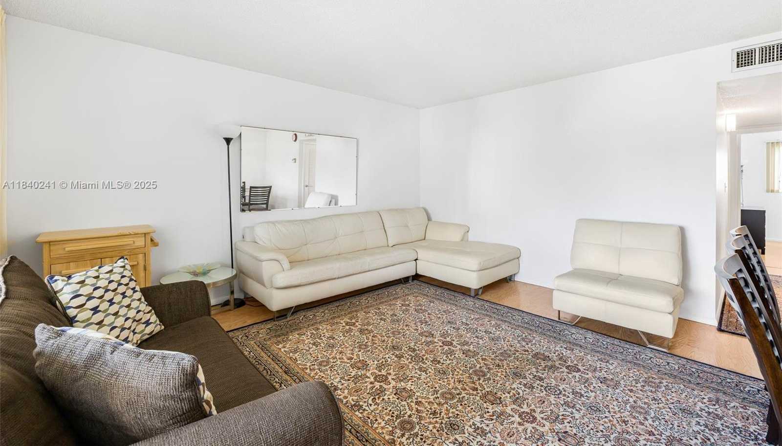 Small Image of 5300 WASHINGTON ST #Q207, Hollywood Number 6