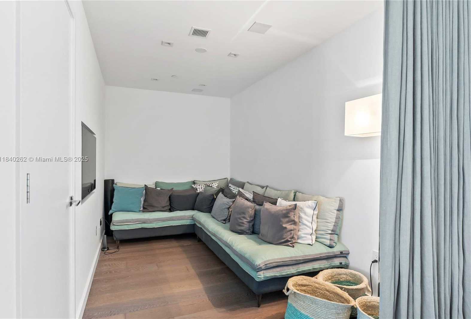 Small Image of 360 OCEAN DR #704S, Key Biscayne Number 11